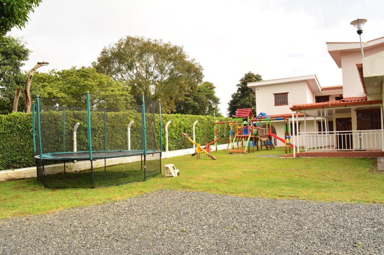 Finca Hotel La Linda キンバヤ エクステリア 写真