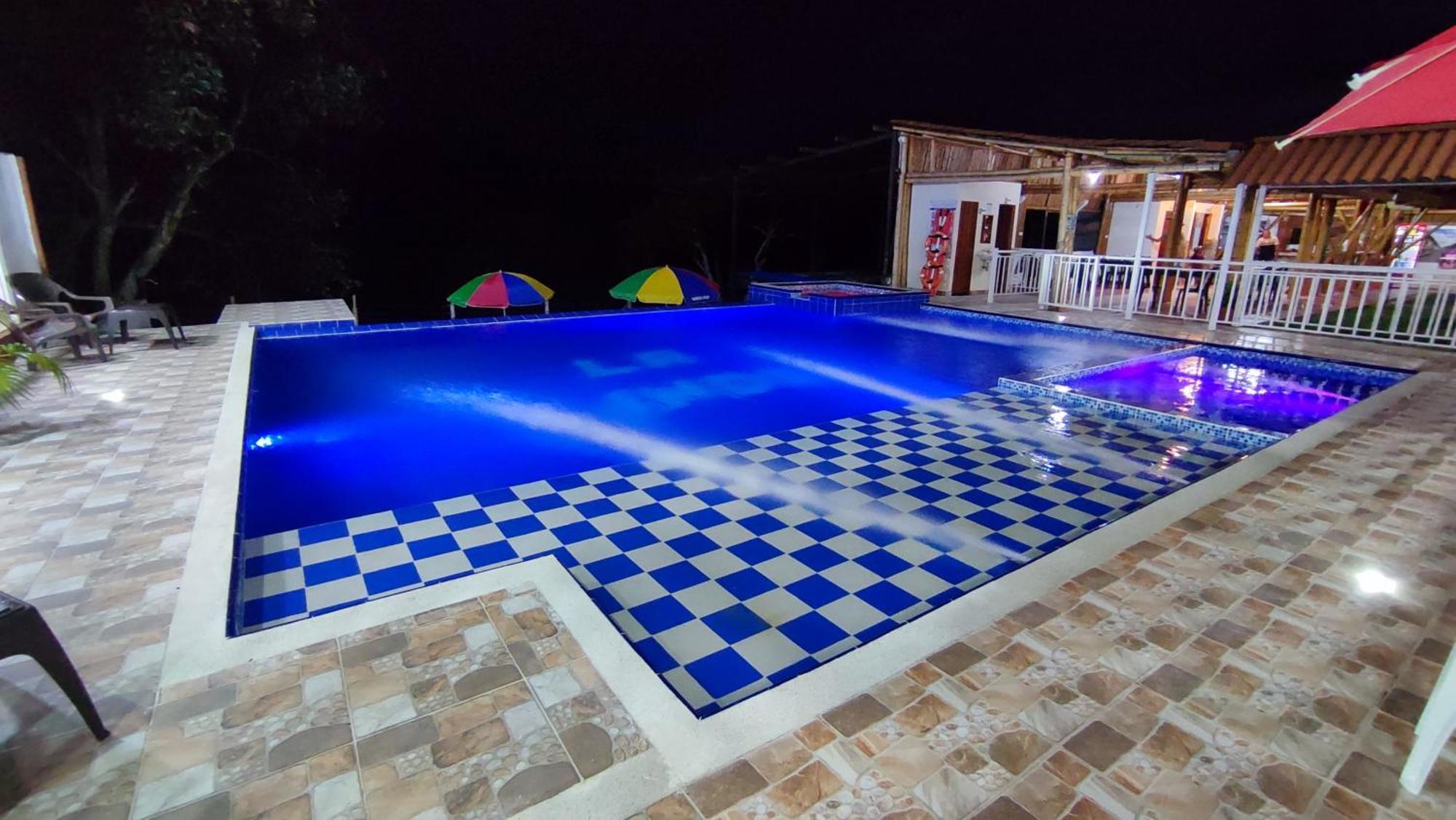 Finca Hotel La Linda キンバヤ エクステリア 写真